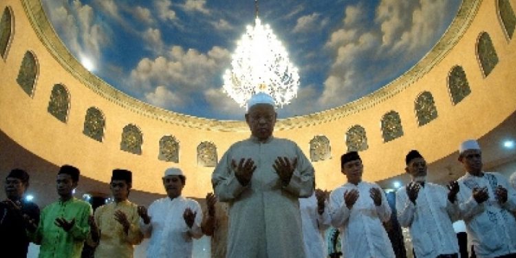 Mencampur Beberapa Madzhab (Talfiq)
