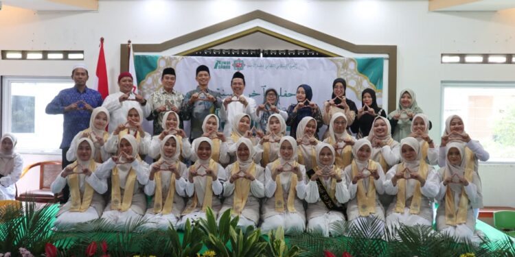Tak Sekadar Wisuda, Fathimah Al-Amin Lepas 48 Lulusan dan Kukuhkan Praktisi Sufi Healing